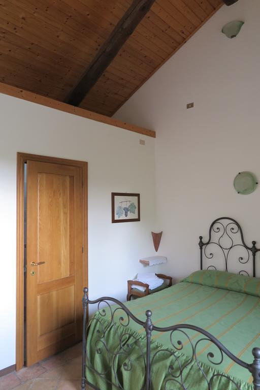 Agriturismo Rupestr Canelli Δωμάτιο φωτογραφία